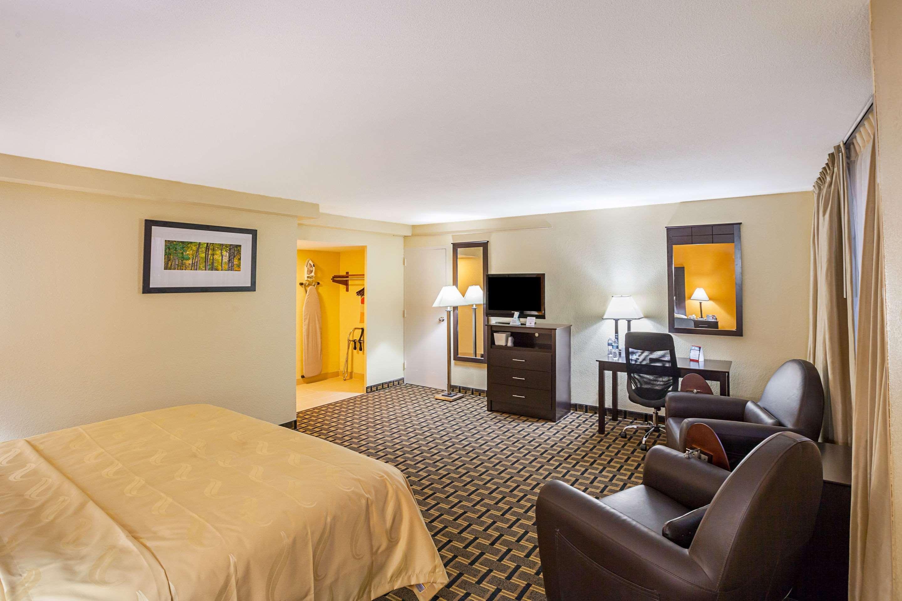 Quality Inn & Suites Cincinnati Esterno foto