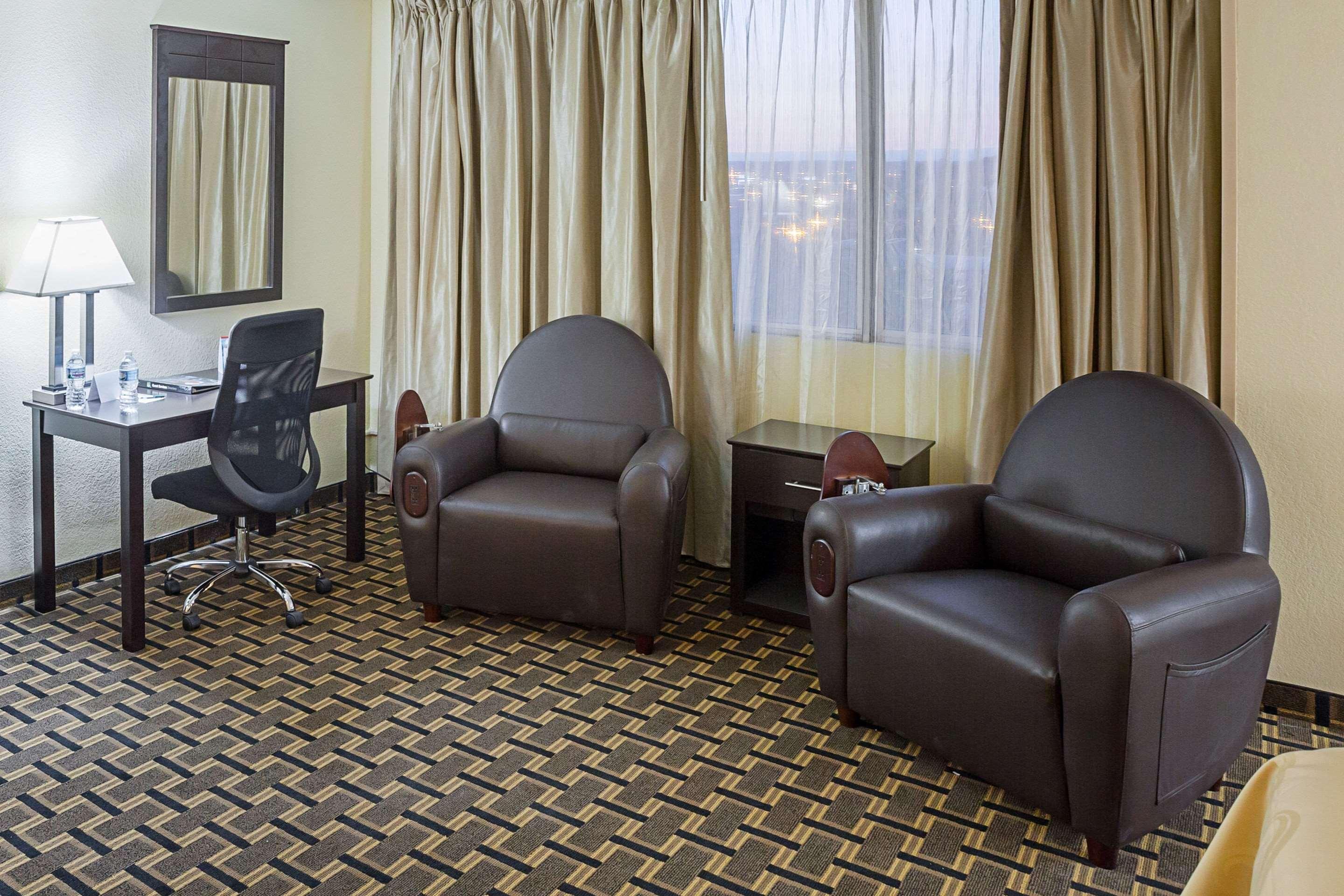 Quality Inn & Suites Cincinnati Esterno foto