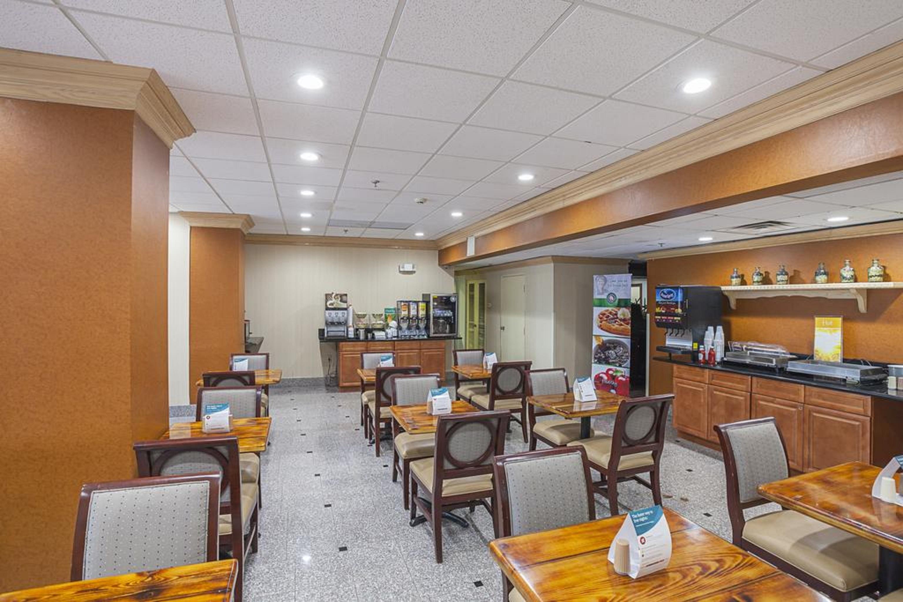 Quality Inn & Suites Cincinnati Esterno foto