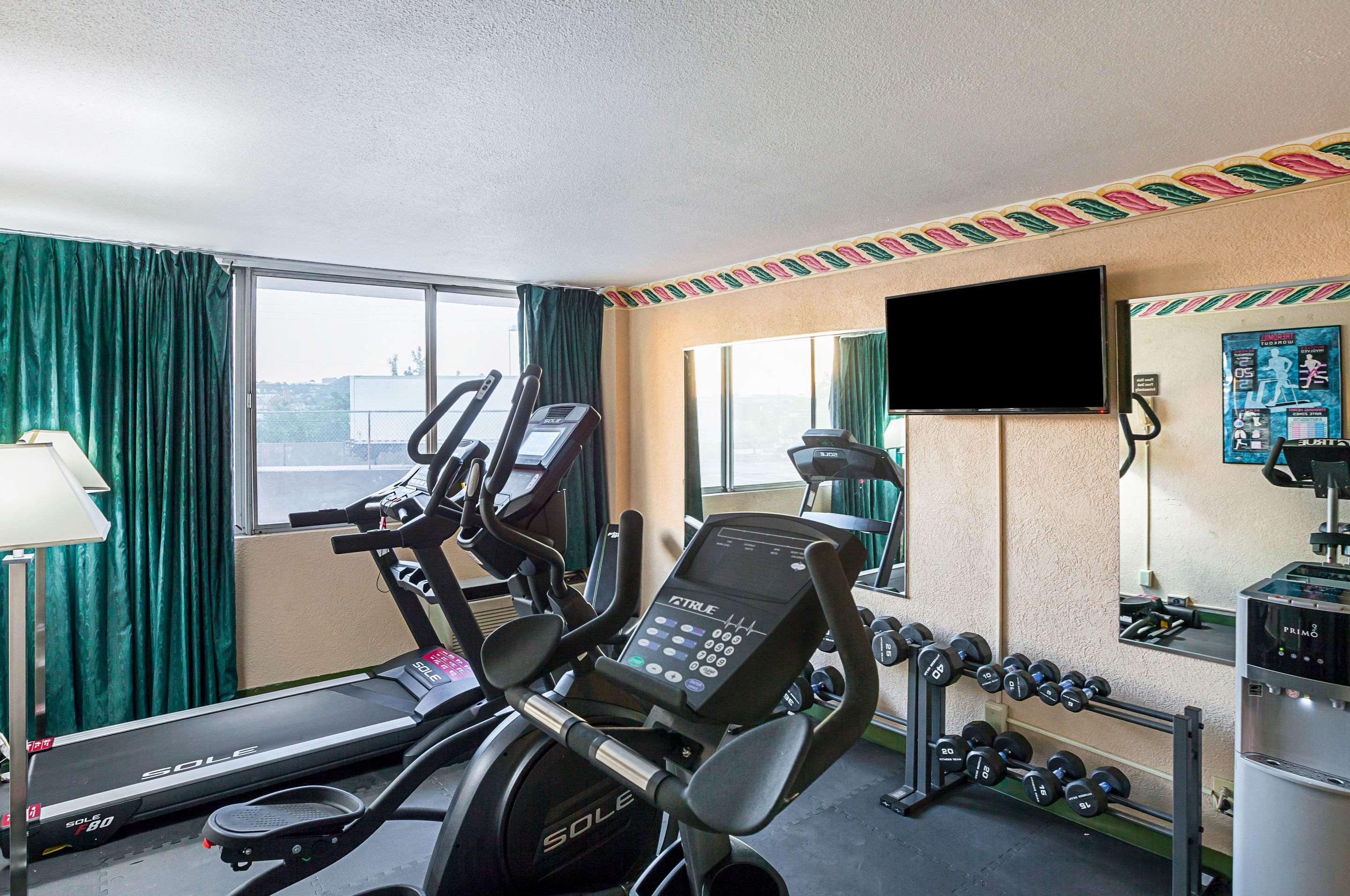 Quality Inn & Suites Cincinnati Esterno foto