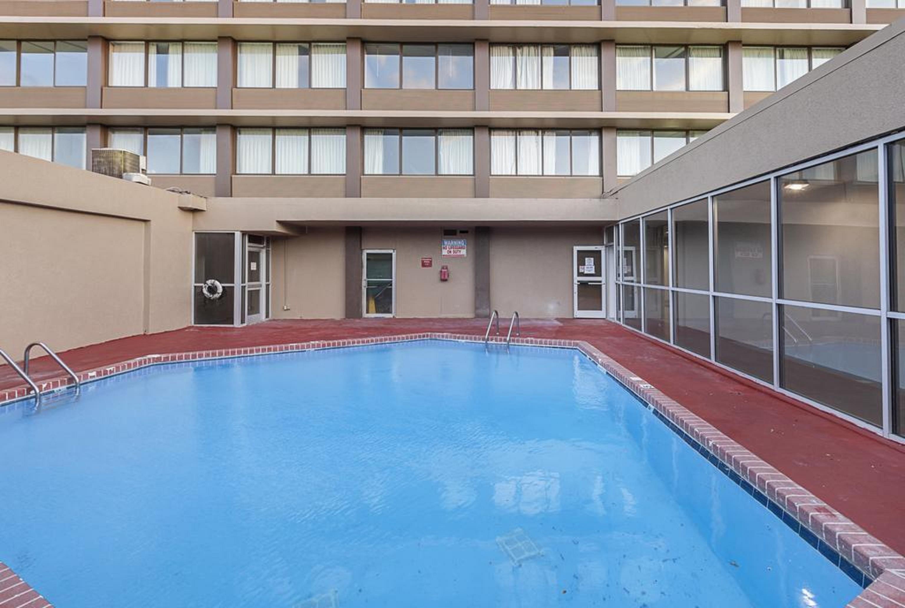 Quality Inn & Suites Cincinnati Esterno foto