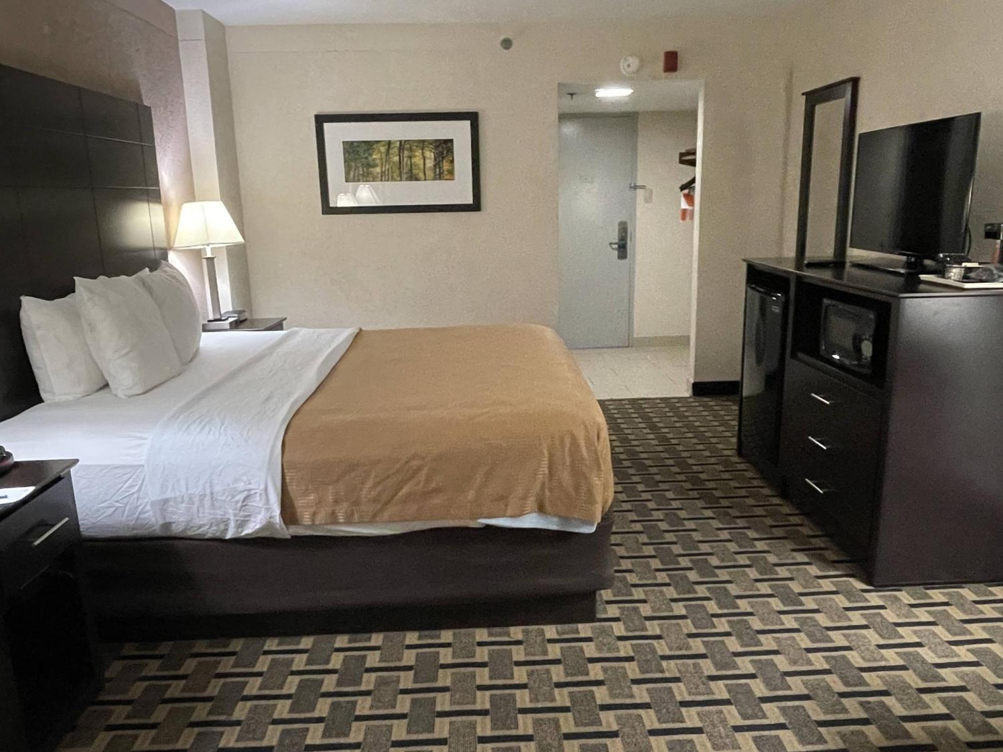 Quality Inn & Suites Cincinnati Esterno foto