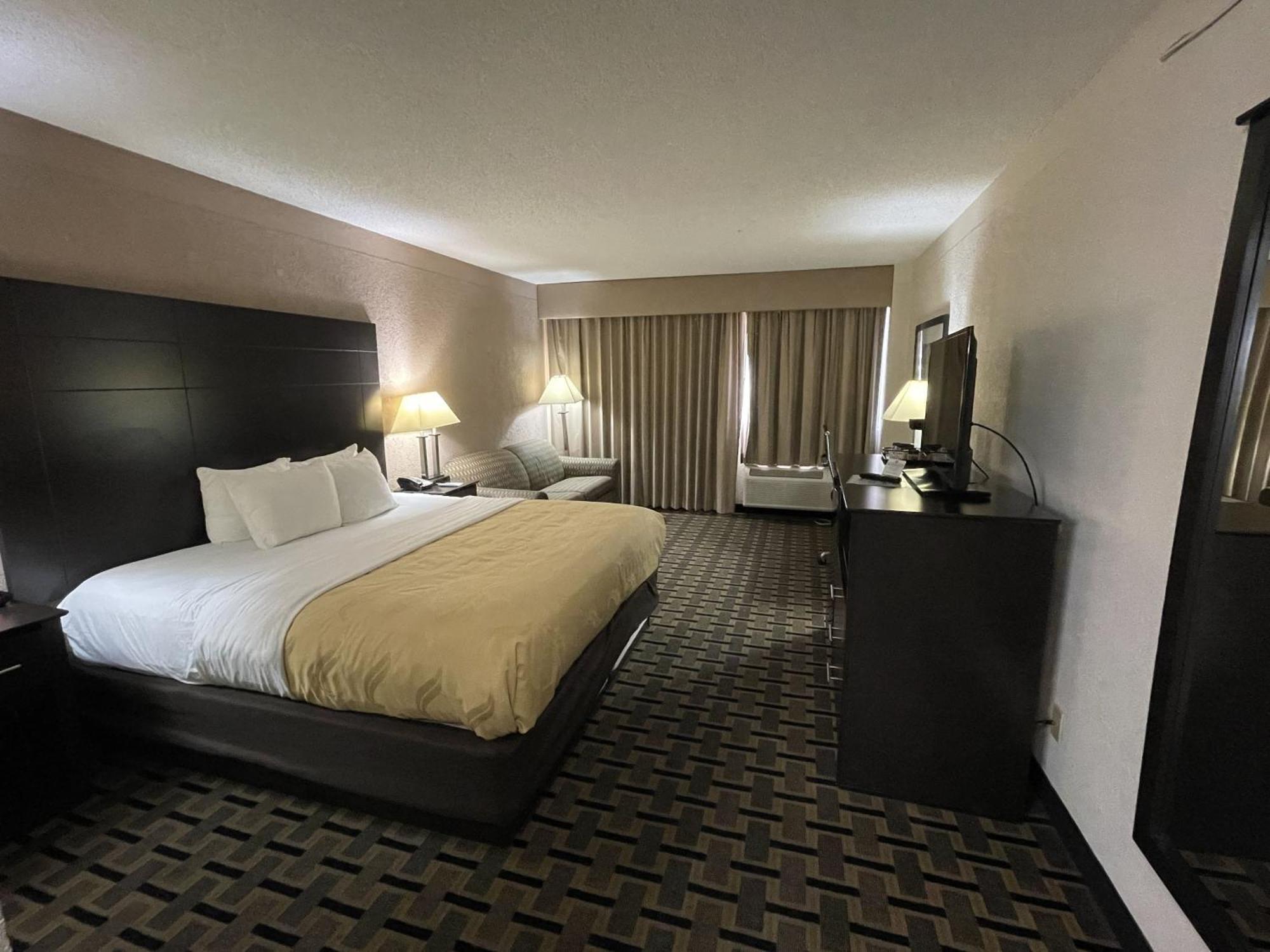 Quality Inn & Suites Cincinnati Esterno foto