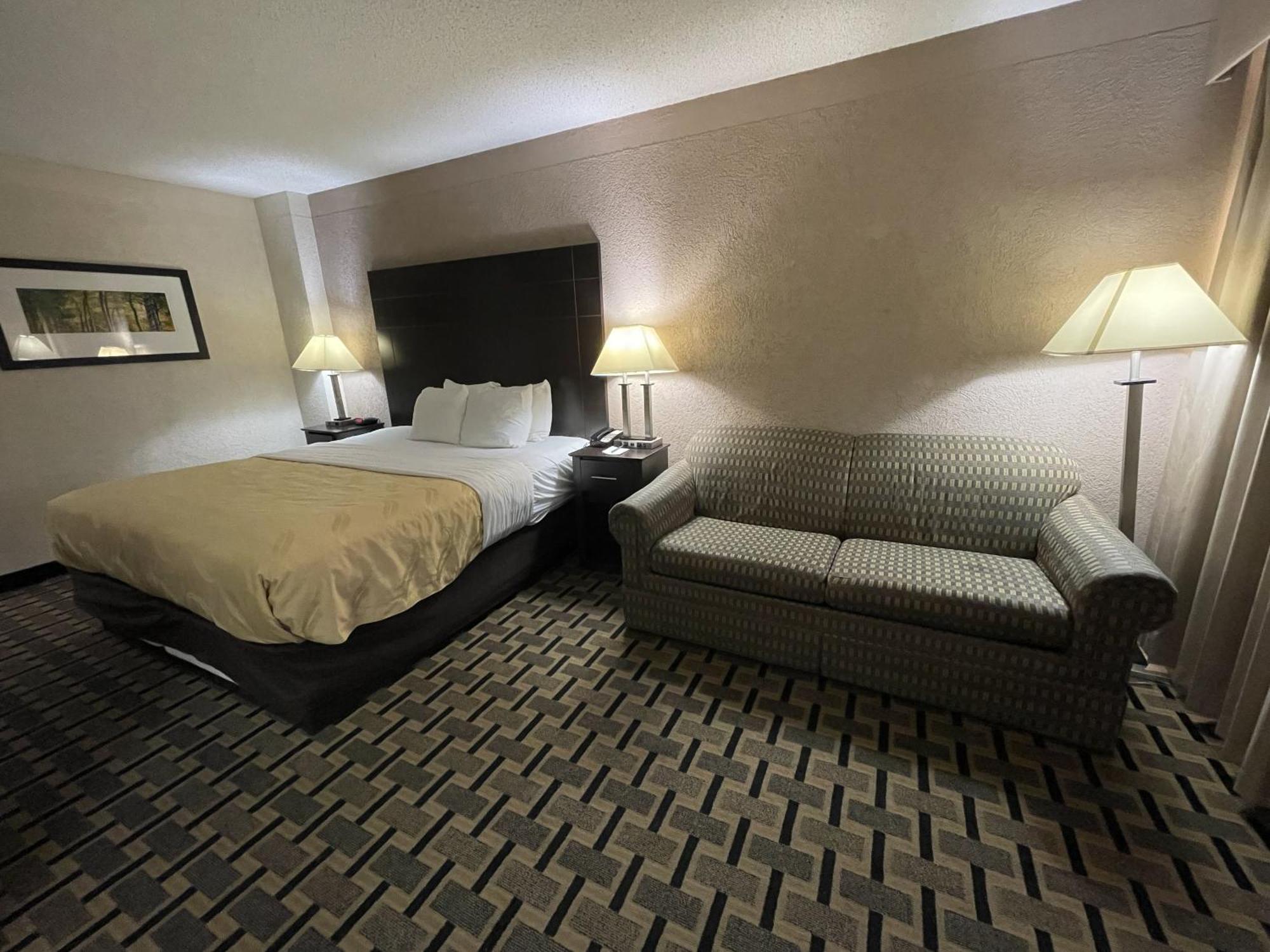 Quality Inn & Suites Cincinnati Esterno foto