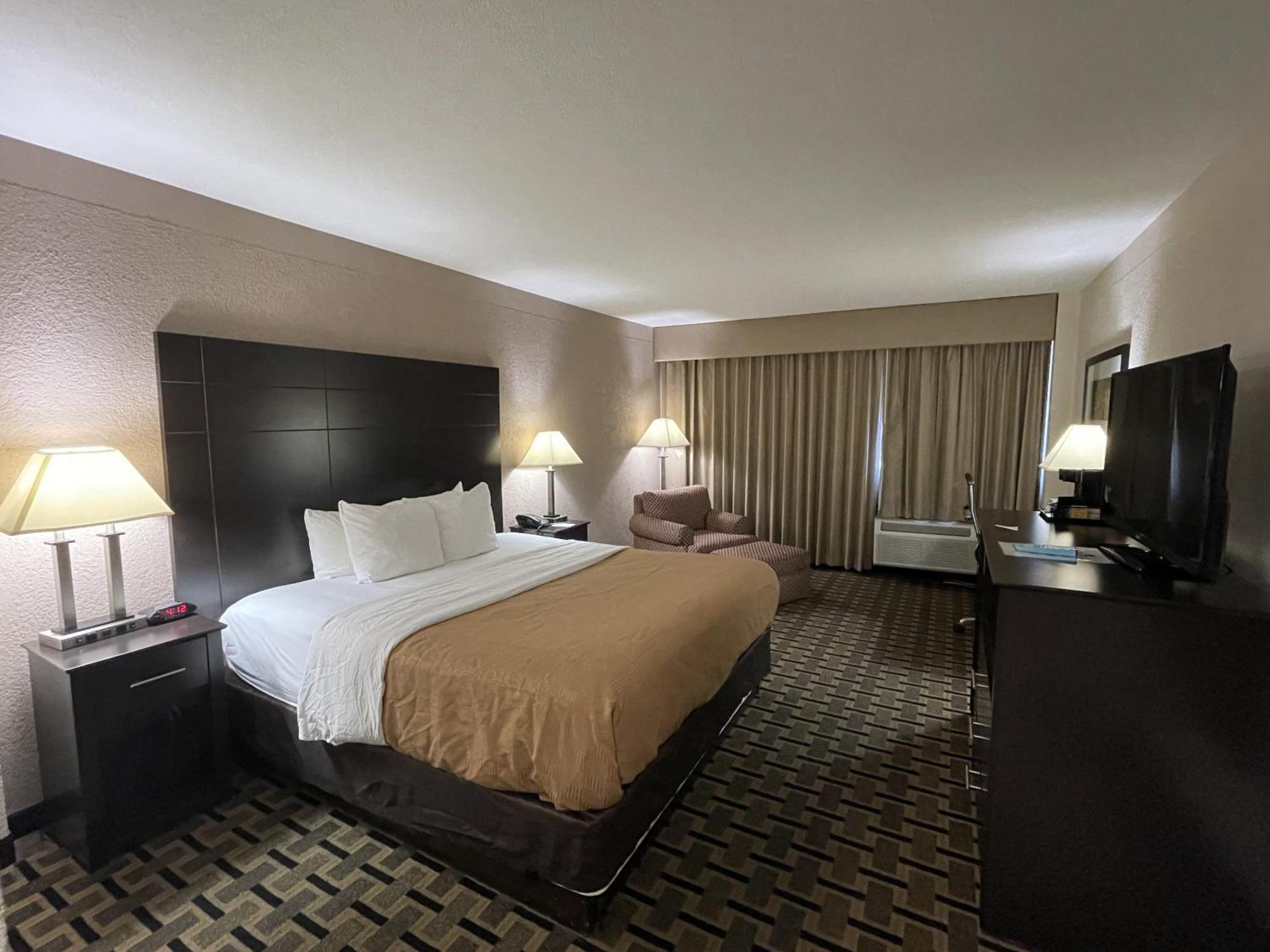Quality Inn & Suites Cincinnati Esterno foto