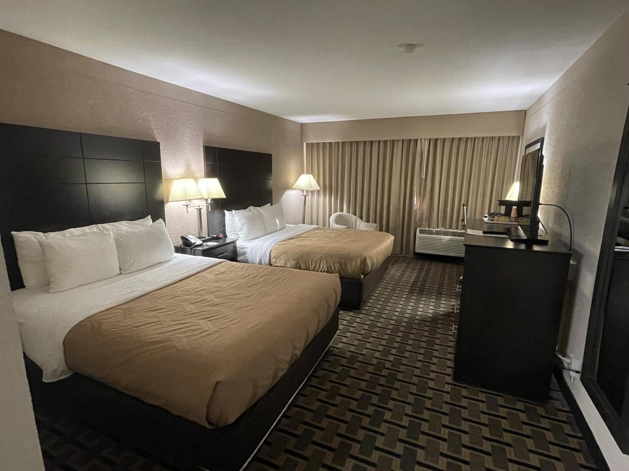Quality Inn & Suites Cincinnati Esterno foto